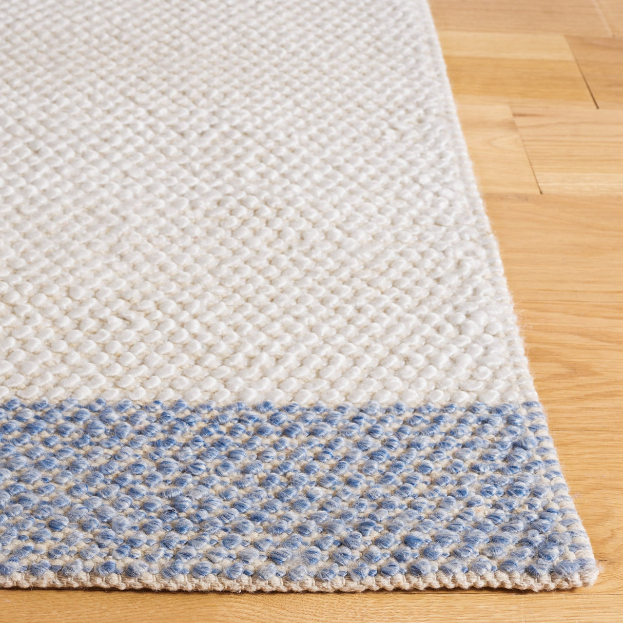 Safavieh Natura Nat324M Ivory/Blue Rug.