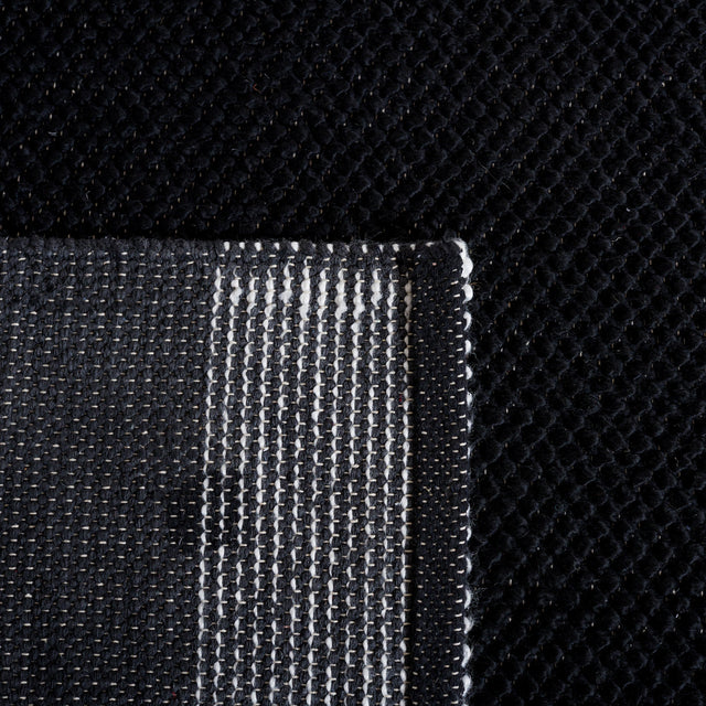 Safavieh Natura Nat324Z Black/Ivory Rug.
