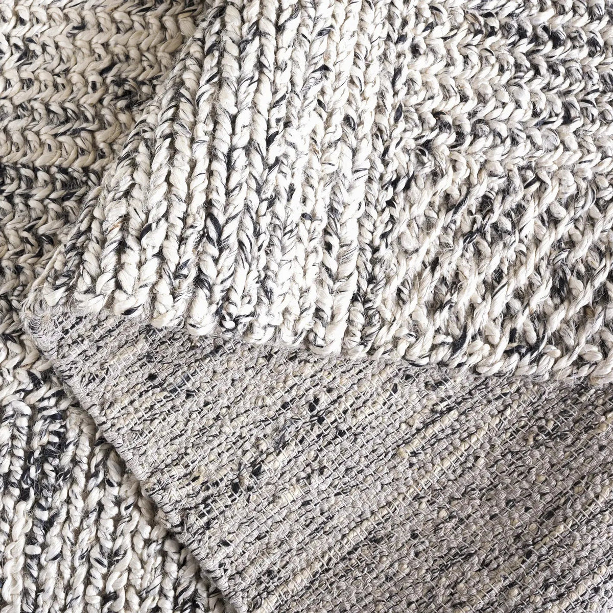 Safavieh Natural Fiber 4'-0" x 6'-0" Rug in Black / Ivory