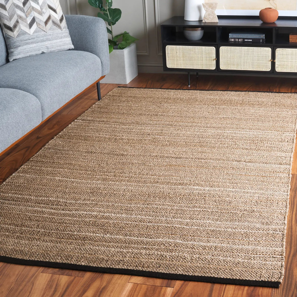 Safavieh Natural Fiber 4'-0" x 6'-0" Rug in Light Brown / Beige