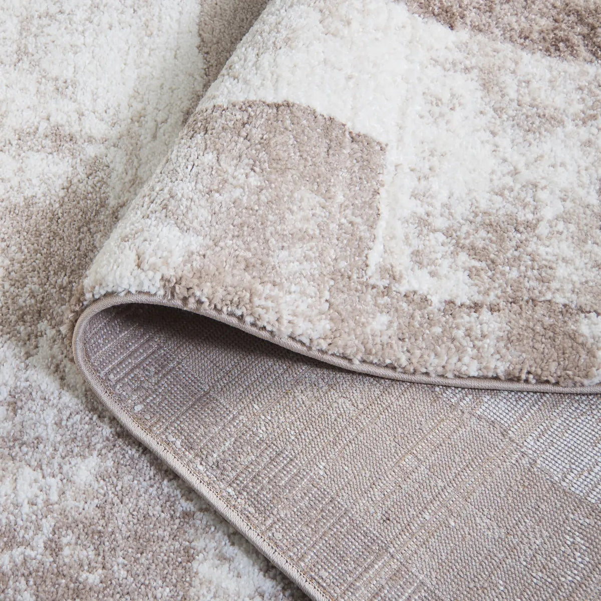 Safavieh Northport 800 4'-0" x 6'-0" Rug in Taupe / Ivory