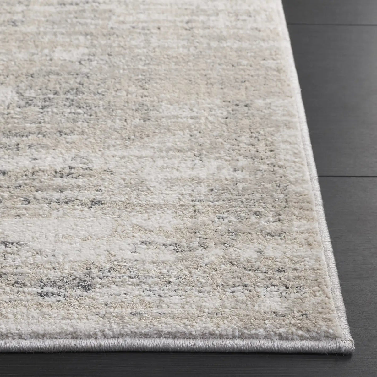Safavieh Northport 4'-0" x 6'-0" Rug in Ivory / Grey
