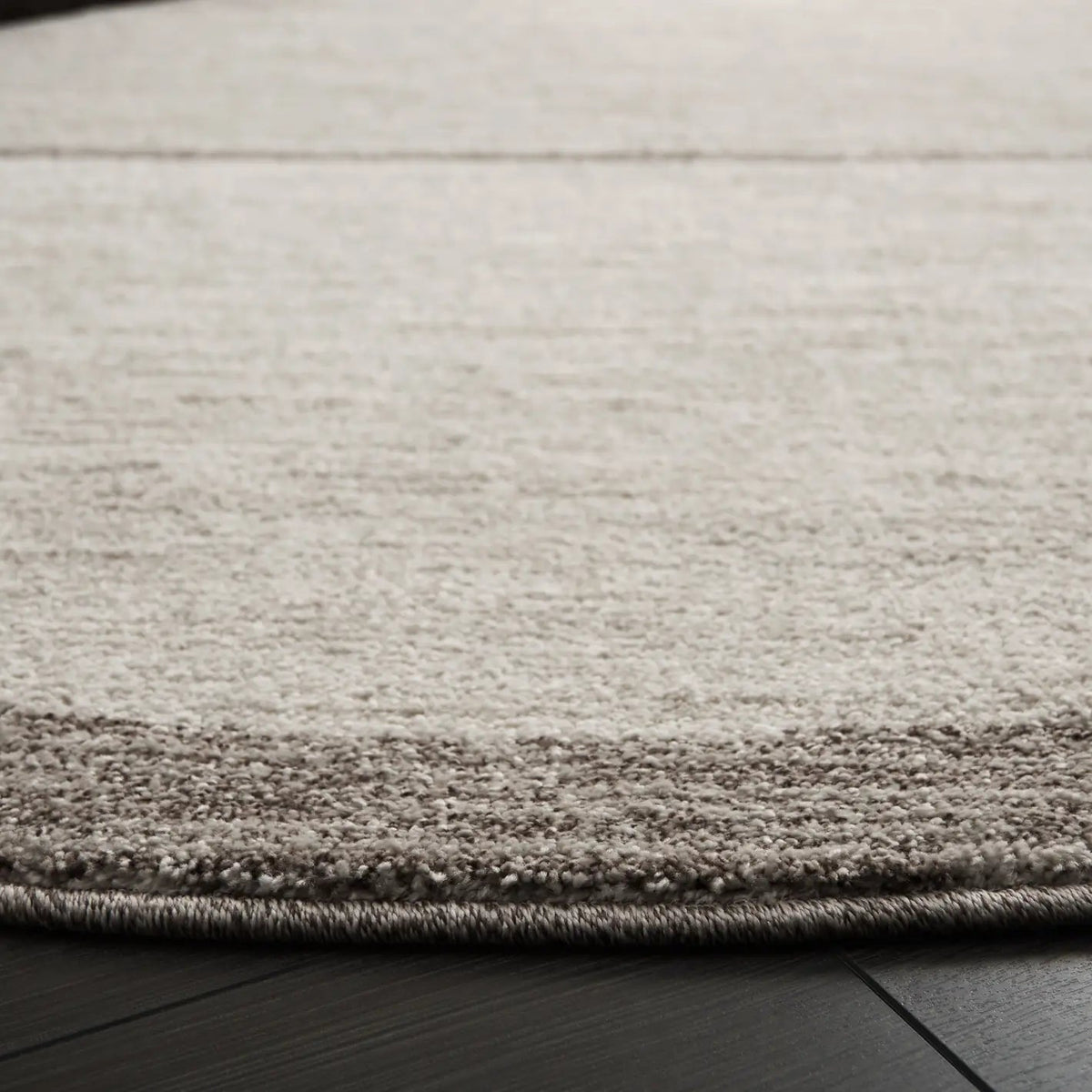Safavieh Northport 6'-7" x 6'-7" Rug in Ivory / Beige