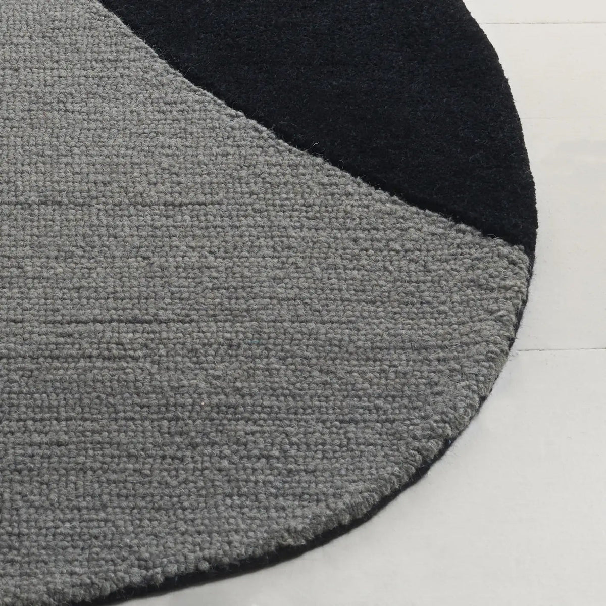 Safavieh Novelty 5'-0" x 8'-0" Rug in Black / Grey
