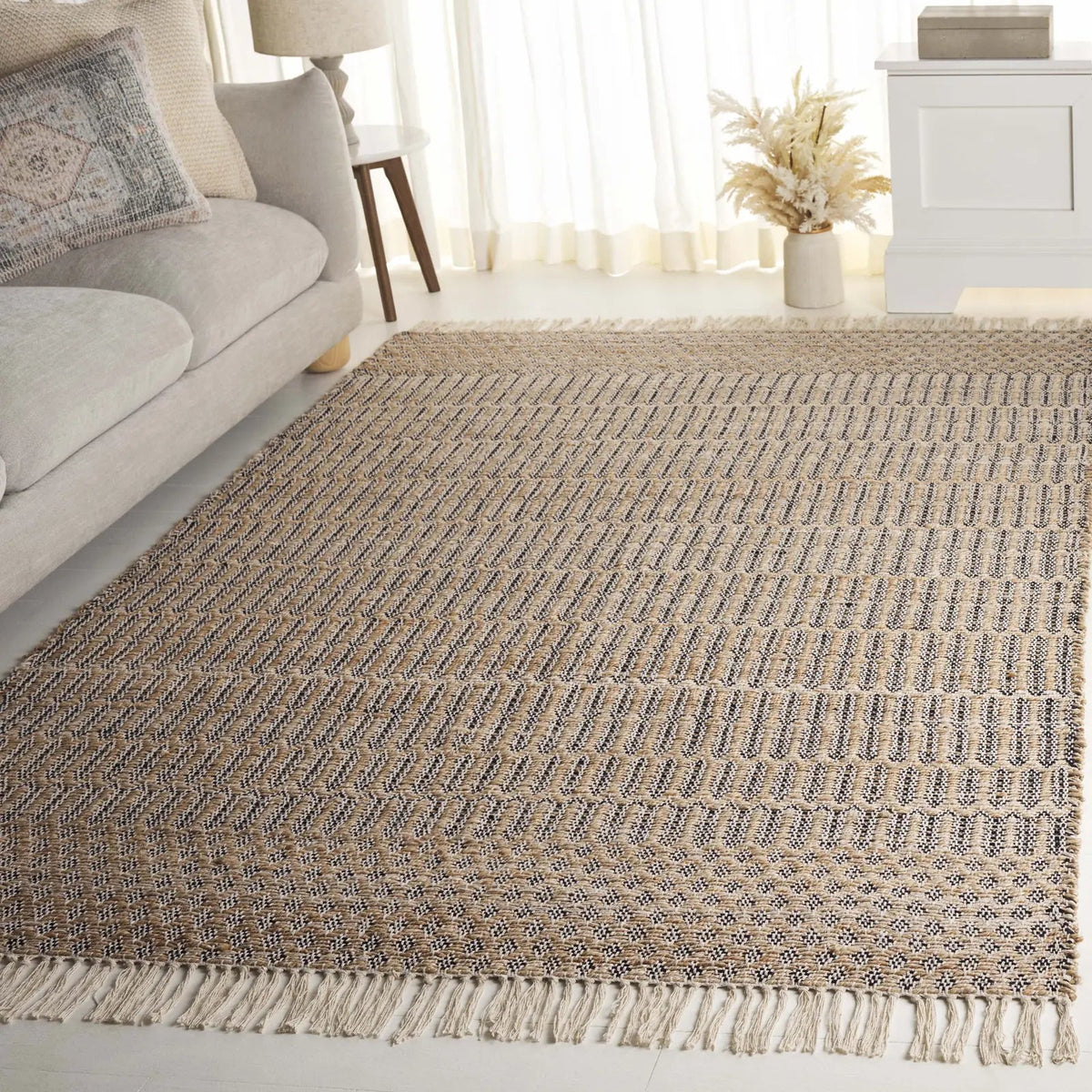 Safavieh Organica 4'-0" x 6'-0" Rug in Natural / Black