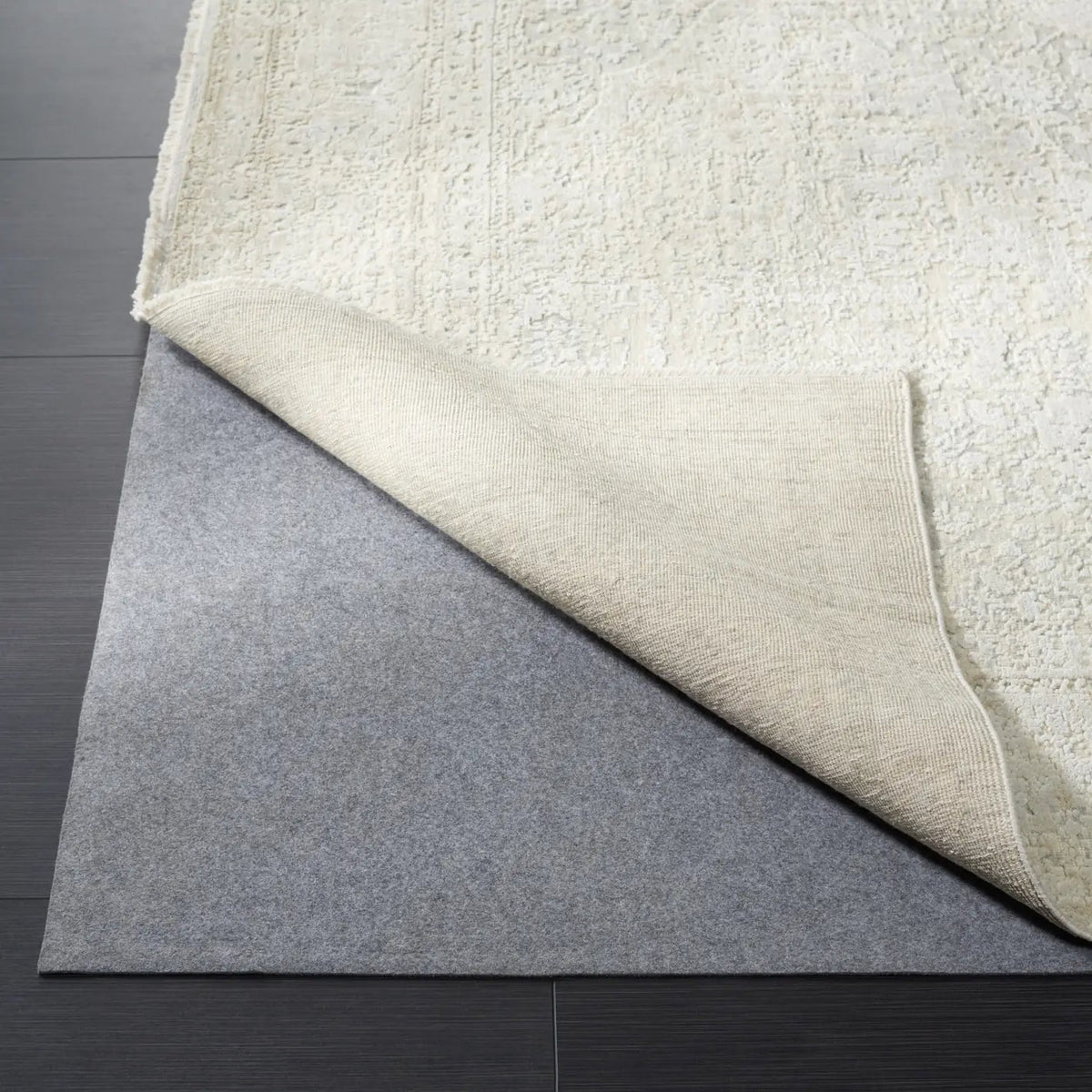 Safavieh Padding 4'-0" x 6'-0" Rug in Grey