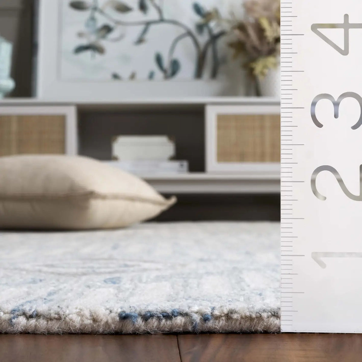 Safavieh Pine 4'-0" x 6'-0" Rug in Light Grey / Blue