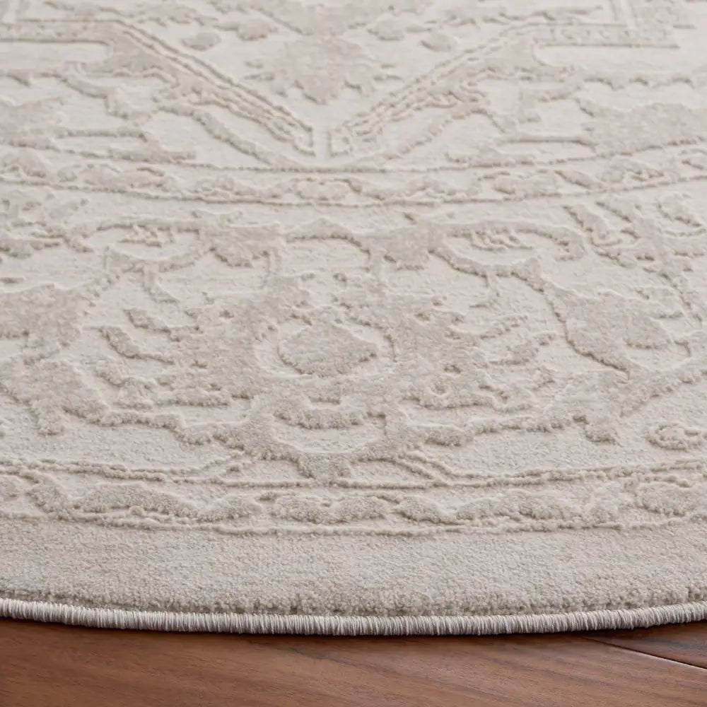 Safavieh Reflection 6'-7" x 6'-7" Rug in Ivory / White