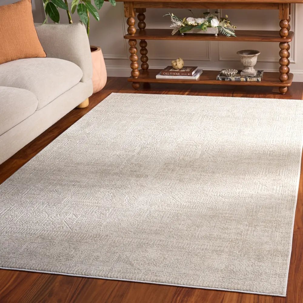 Safavieh Reflection 5'-1" x 7'-6" Rug in Ivory / White