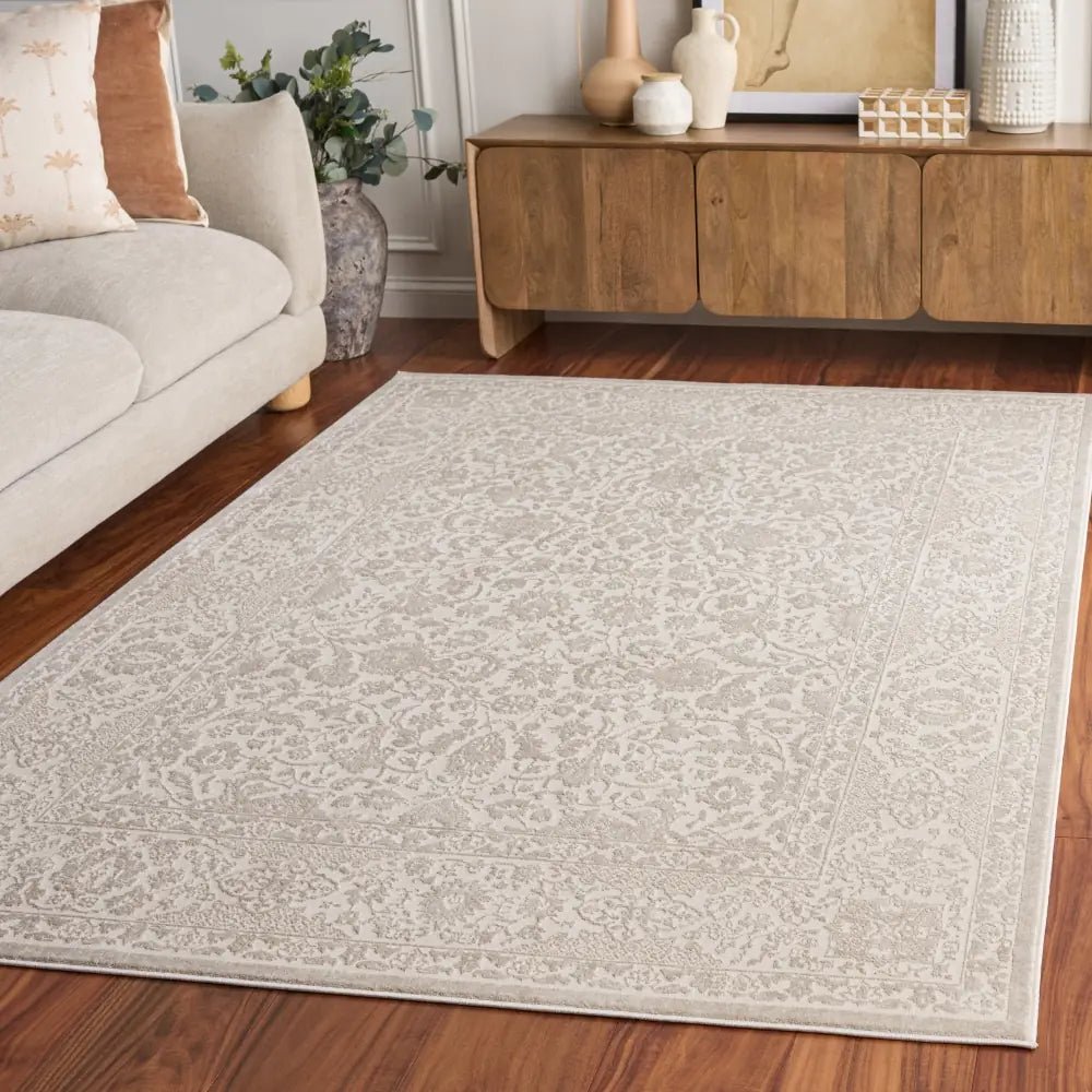 Safavieh Reflection 5'-1" x 7'-6" Rug in Ivory / White