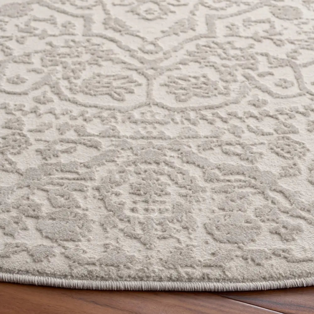 Safavieh Reflection 6'-7" x 6'-7" Rug in Ivory / White