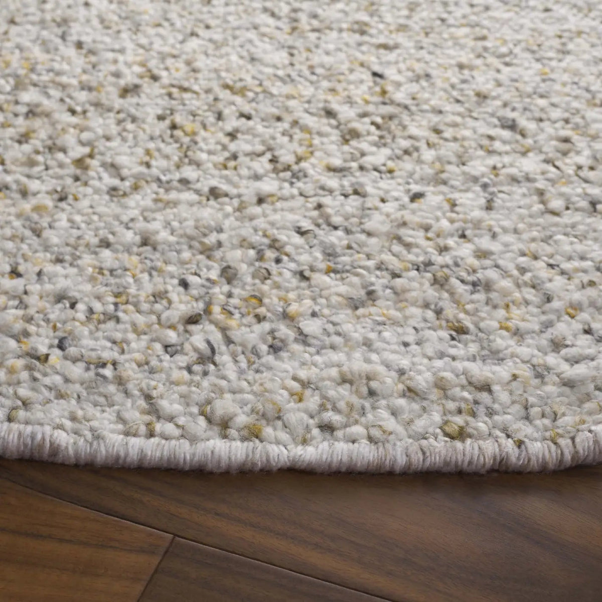 Safavieh Renewal 6'-0" x 6'-0" Rug in Beige / Gold