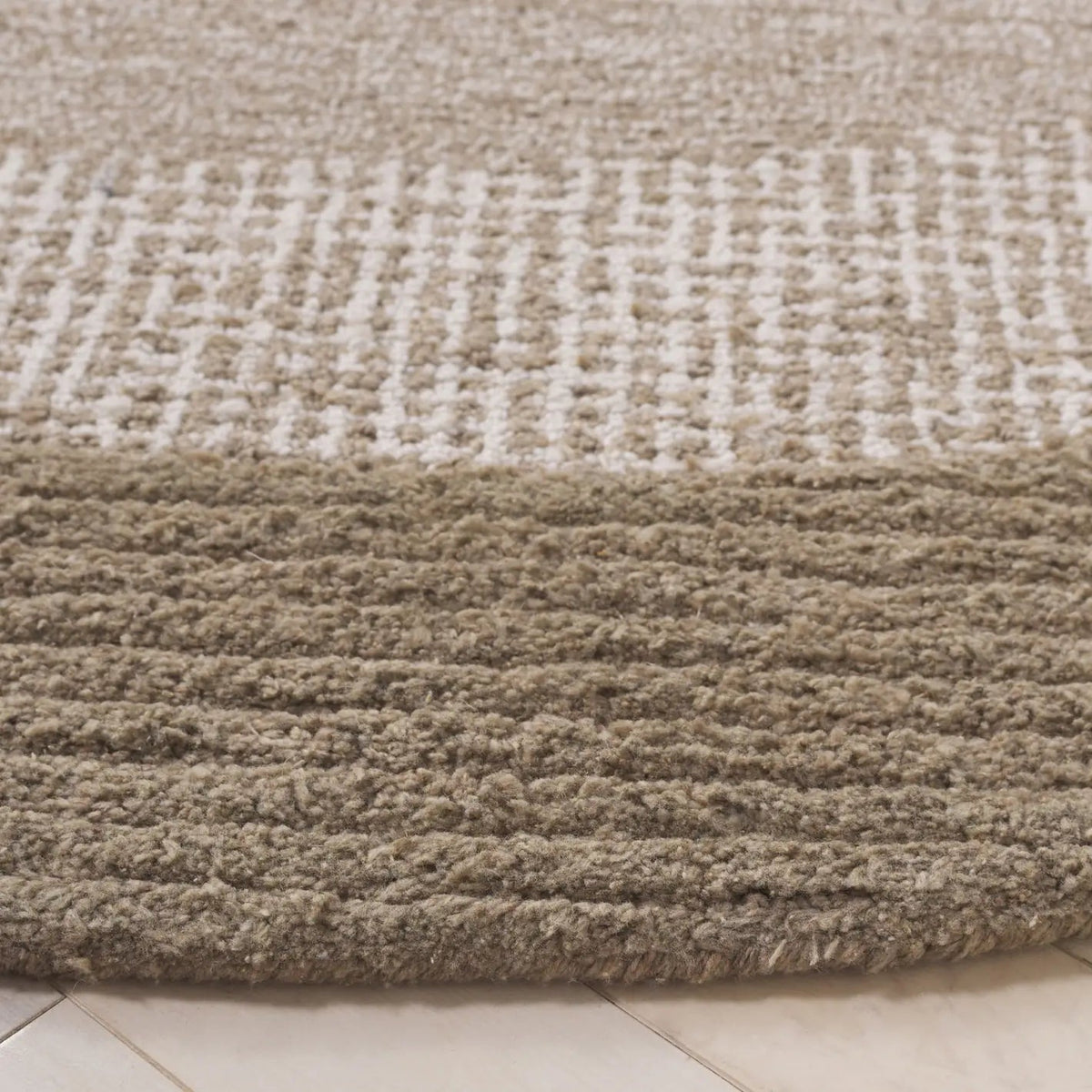 Safavieh Renewal 6'-0" x 6'-0" Rug in Brown / Ivory