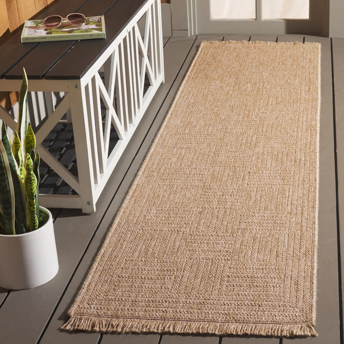 Safavieh Retreat 2'-2" x 8'-0" Rug in Natural