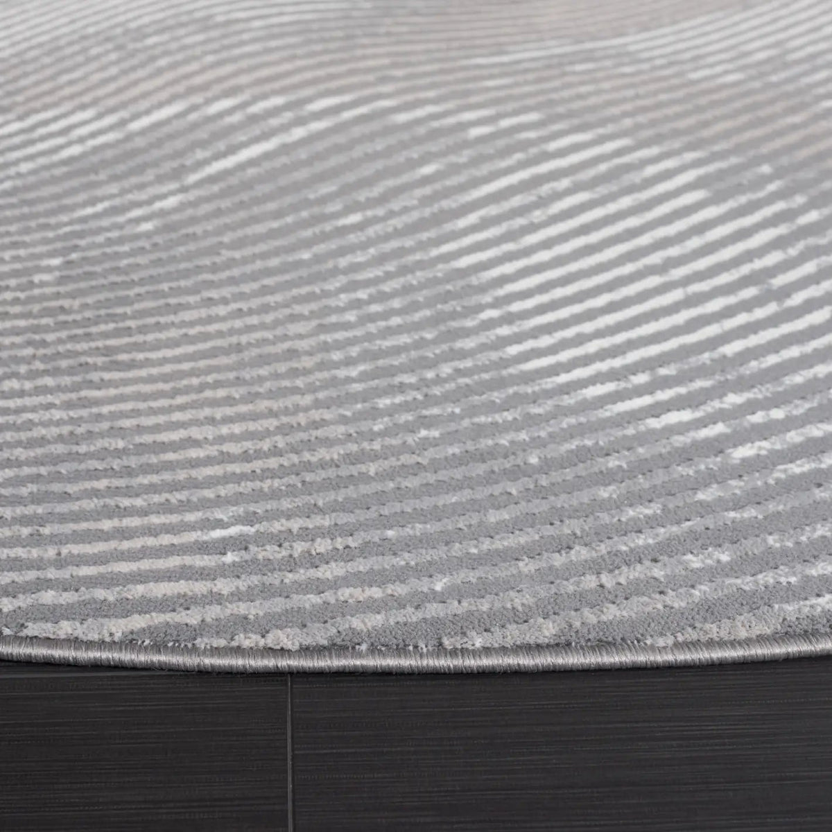 Safavieh Revive 6'-7" x 6'-7" Rug in Grey