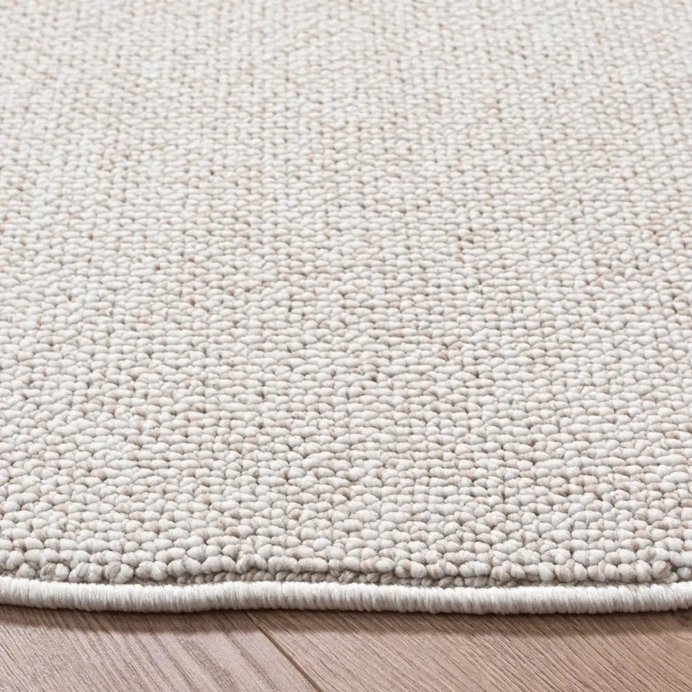 Safavieh River 6'-7" x 6'-7" Rug in Beige / Ivory