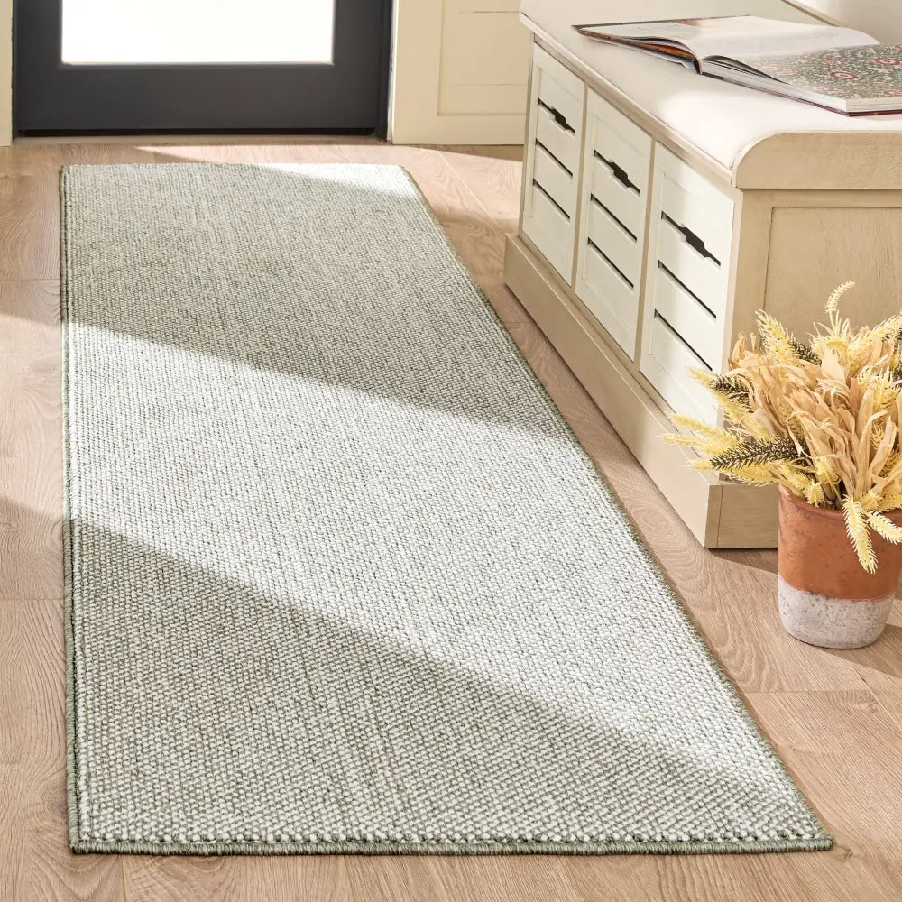 Safavieh River 2'-2" x 8'-0" Rug in Green / Ivory