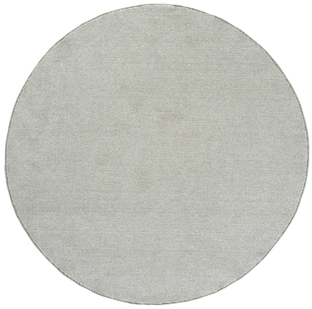 Safavieh River 6'-7" x 6'-7" Rug in Green / Ivory