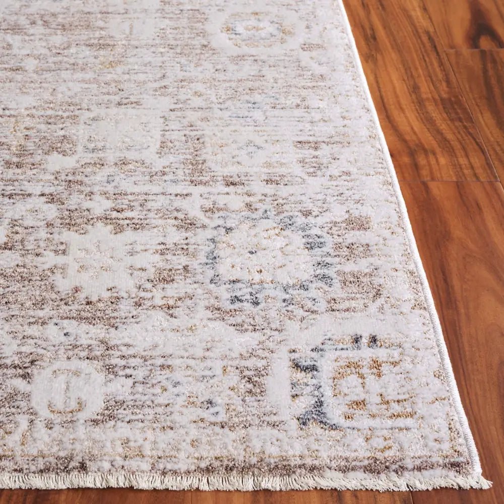 Safavieh Romance 300 5'-3" x 7'-6" Rug in Taupe / Ivory