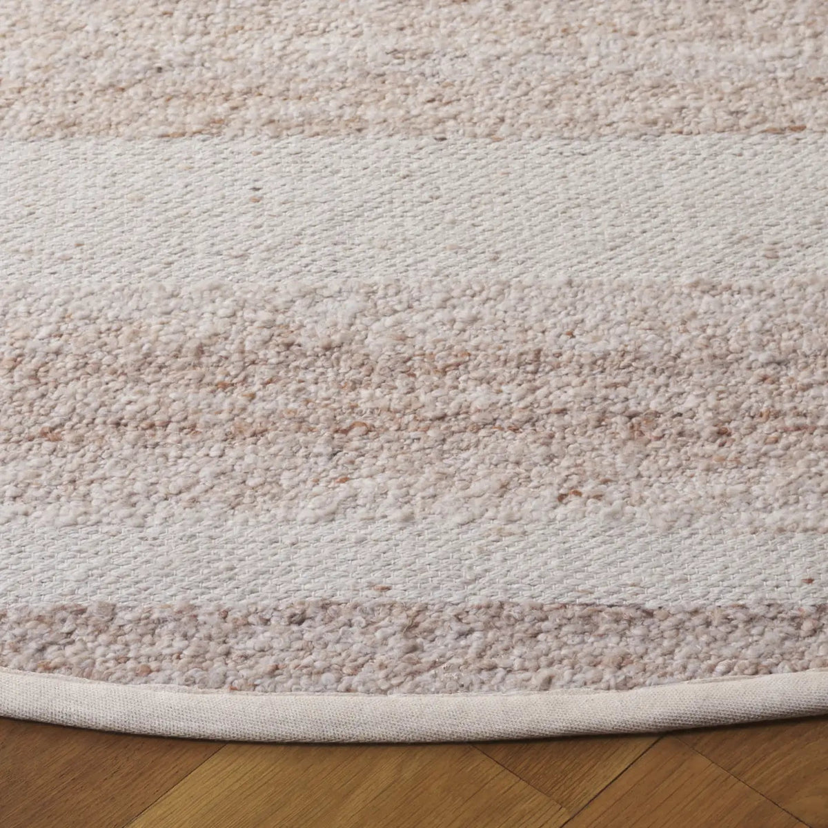 Safavieh Sahara 6'-0" x 6'-0" Rug in Natural / Ivory