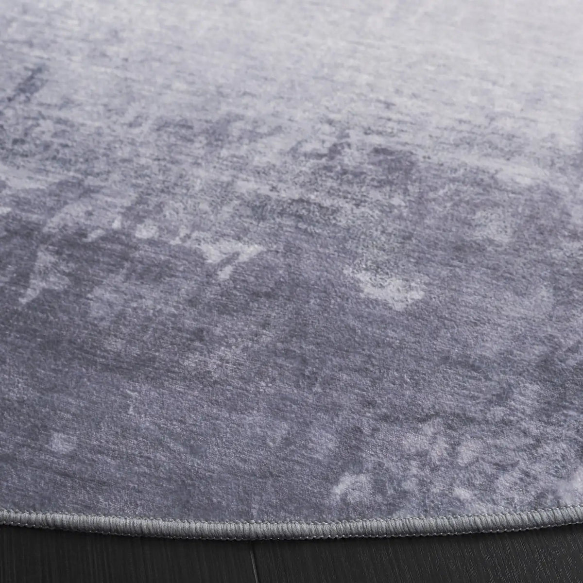 Safavieh Santa Monica 6'-0" x 6'-0" Rug in Light Grey / Grey