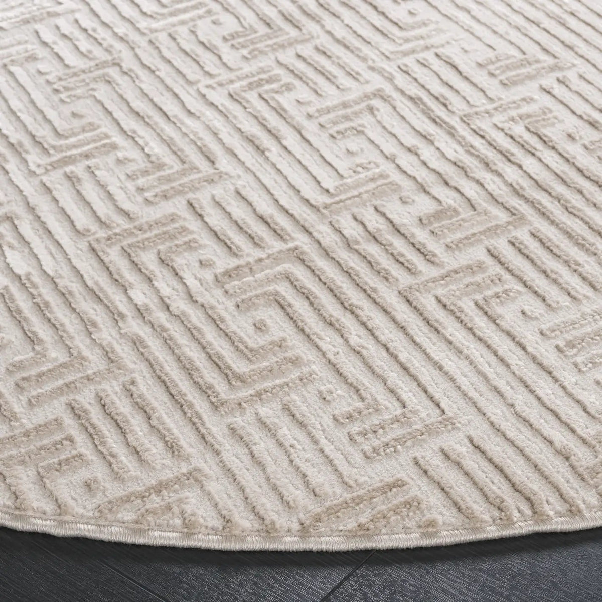 Safavieh Saylor 100 6'-3" x 6'-3" Rug in Beige / Ivory
