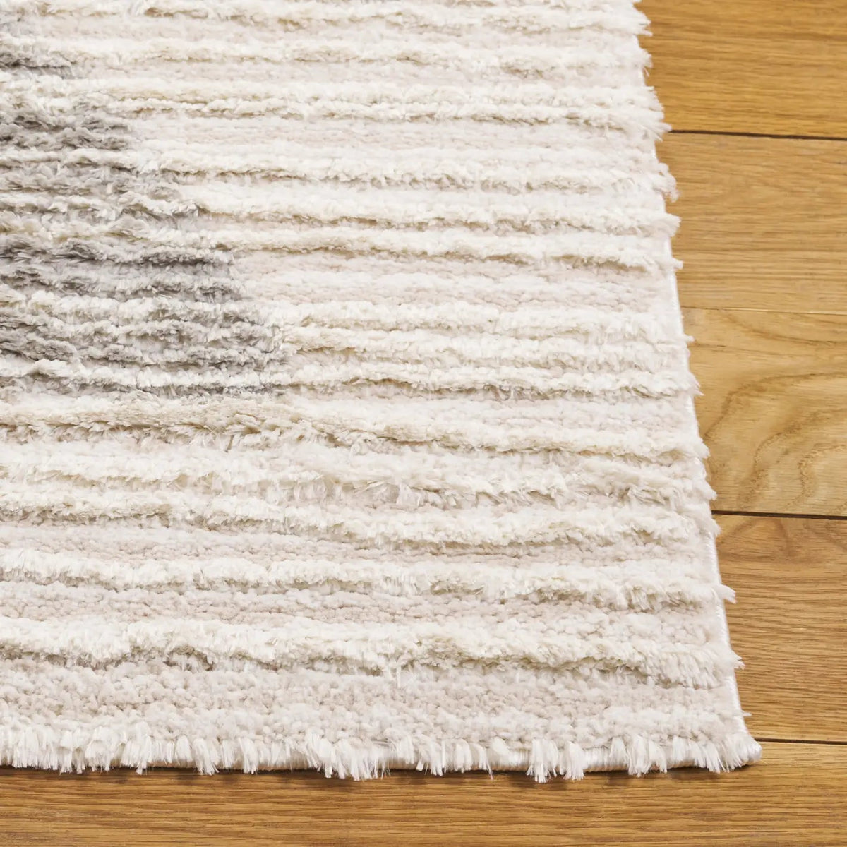 Safavieh Seattle Shag 900 4'-0" x 6'-0" Rug in Ivory / Grey
