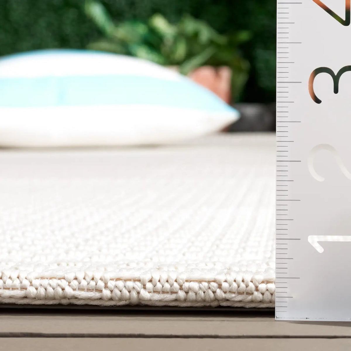 Safavieh Sisal All-Weather 4'-0" x 6'-0" Rug in Ivory