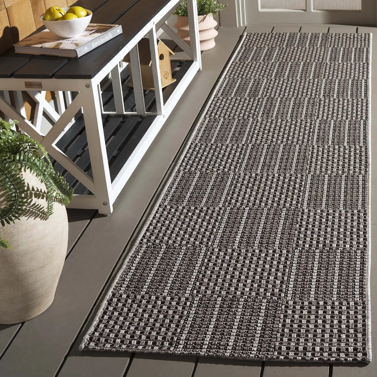 Safavieh Sisal All-Weather 2'-2" x 8'-0" Rug in Black / Grey