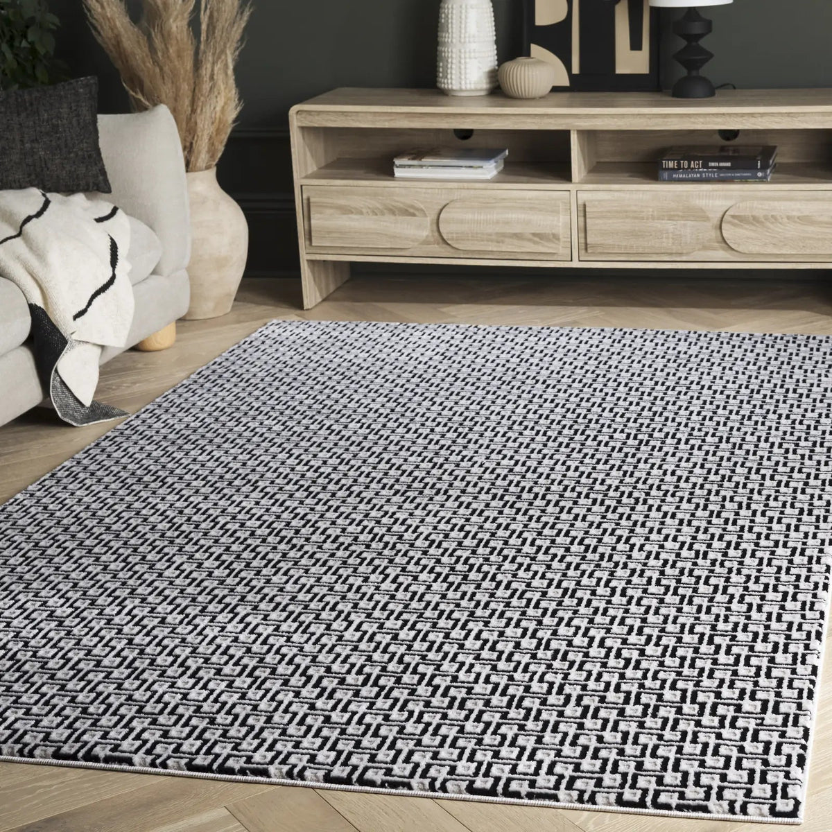 Safavieh Slate 700 4'-0" x 6'-0" Rug in Ivory / Black