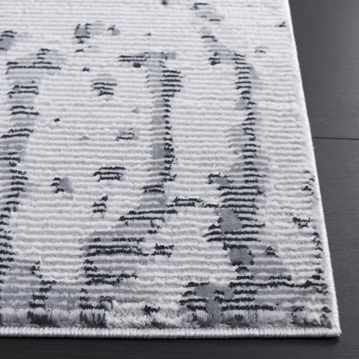 Safavieh Slate 700 4'-0" x 6'-0" Rug in Grey / Dark Grey