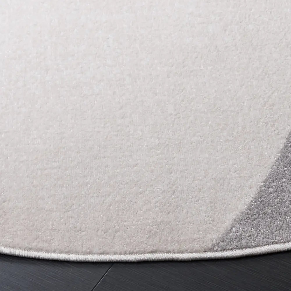 Safavieh Stella 6'-7" x 6'-7" Rug in Ivory / Grey