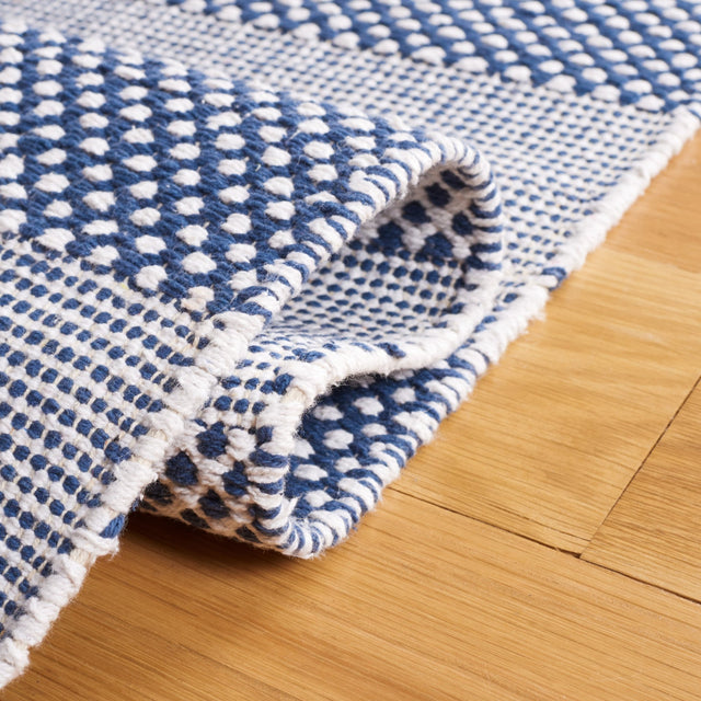 Safavieh Striped Kilim Stk802M Ivory/Blue Rug.