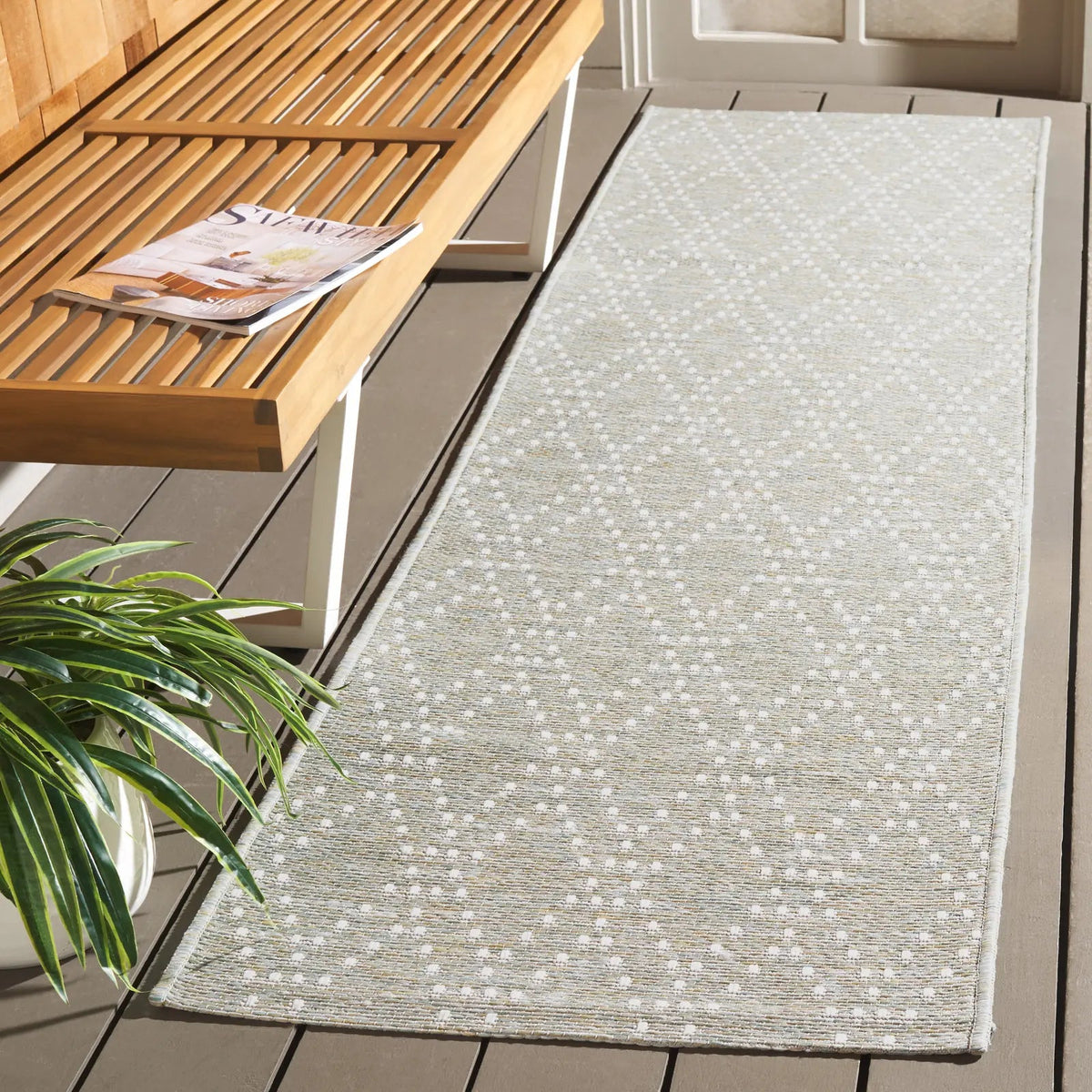 Safavieh Sunset 2'-2" x 8'-0" Rug in Light Green / Yellow