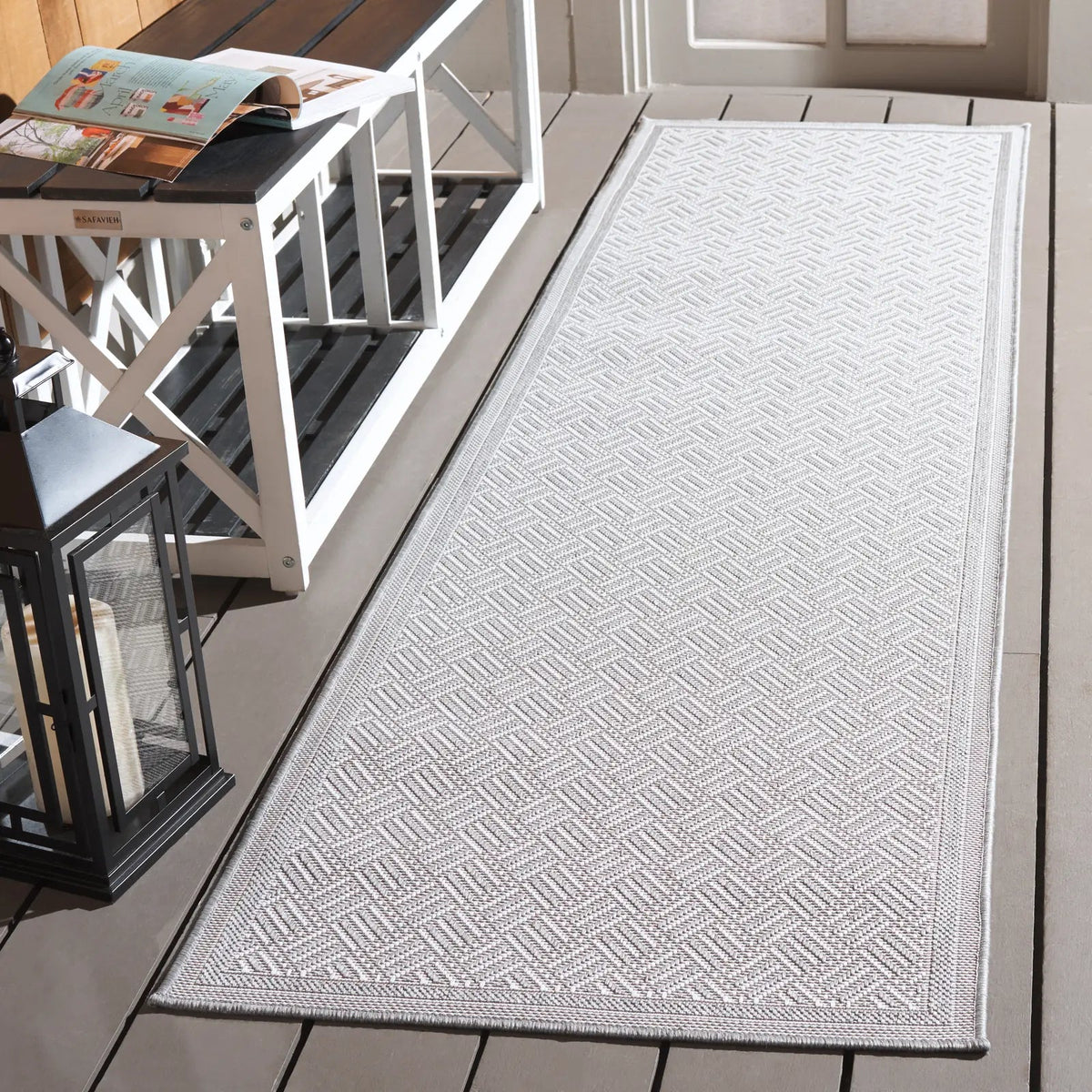 Safavieh Terrace 800 2'-3" x 8'-0" Rug in Grey / Ivory