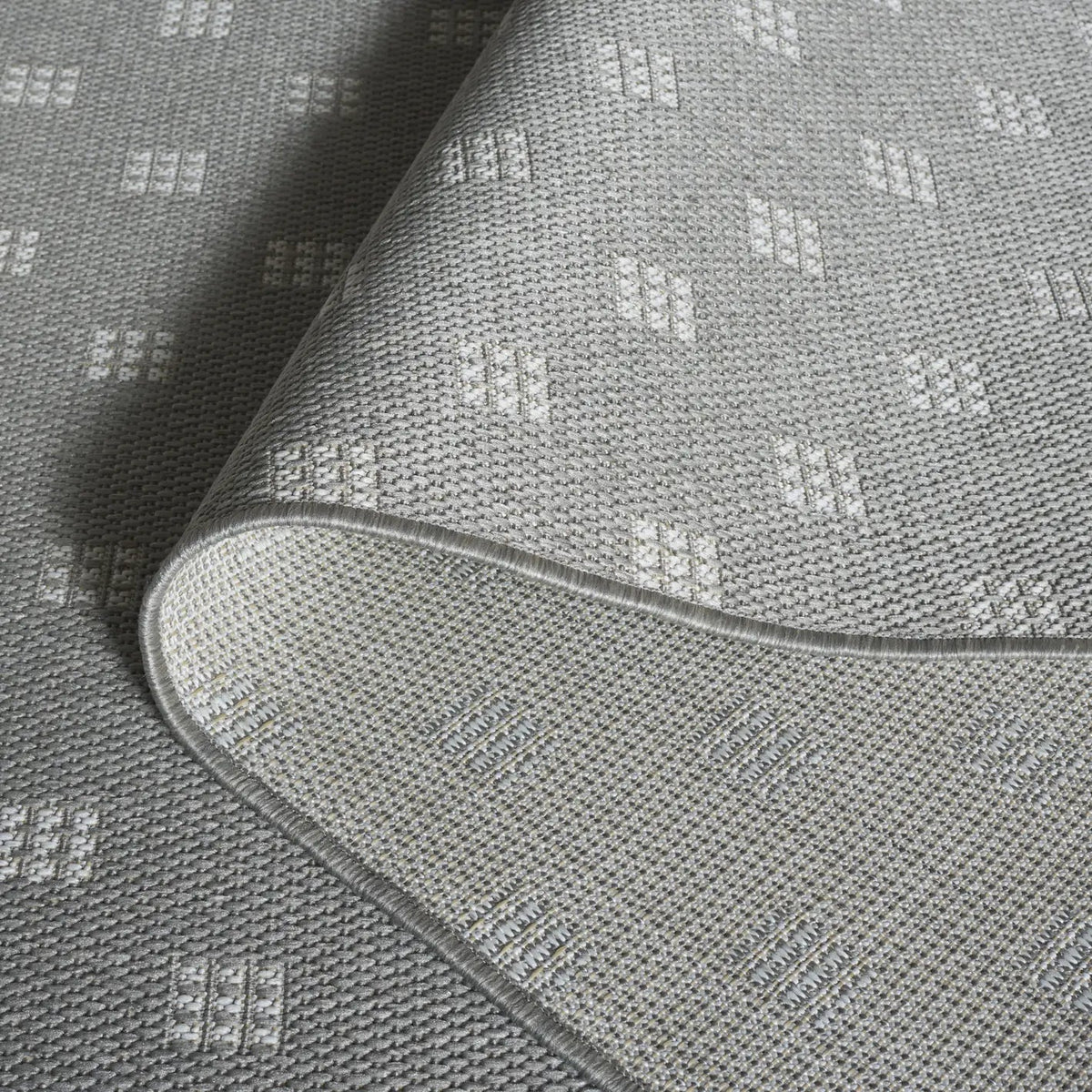 Safavieh Terrace 800 4'-0" x 6'-0" Rug in Grey / Ivory