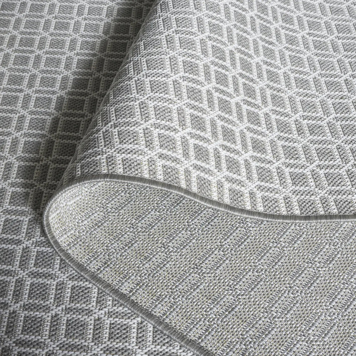 Safavieh Terrace 800 4'-0" x 6'-0" Rug in Ivory / Grey
