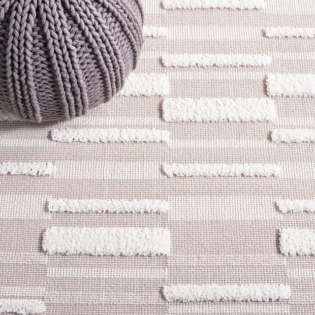 Safavieh Trends Trd120B Beige/Ivory Rug.