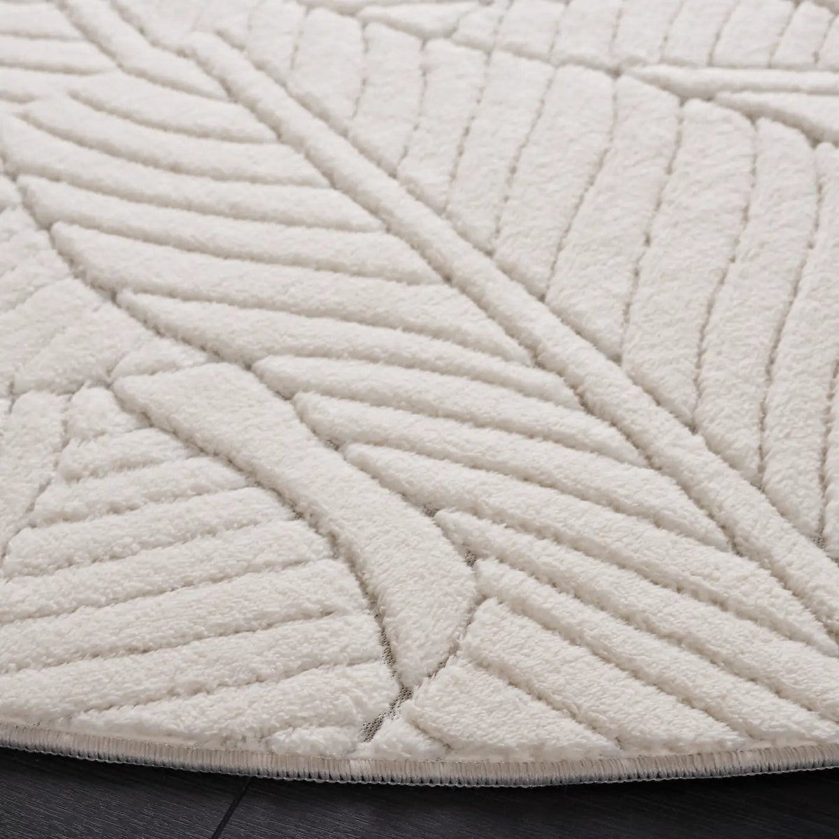 Safavieh Versailles 6'-0" x 6'-0" Rug in Ivory
