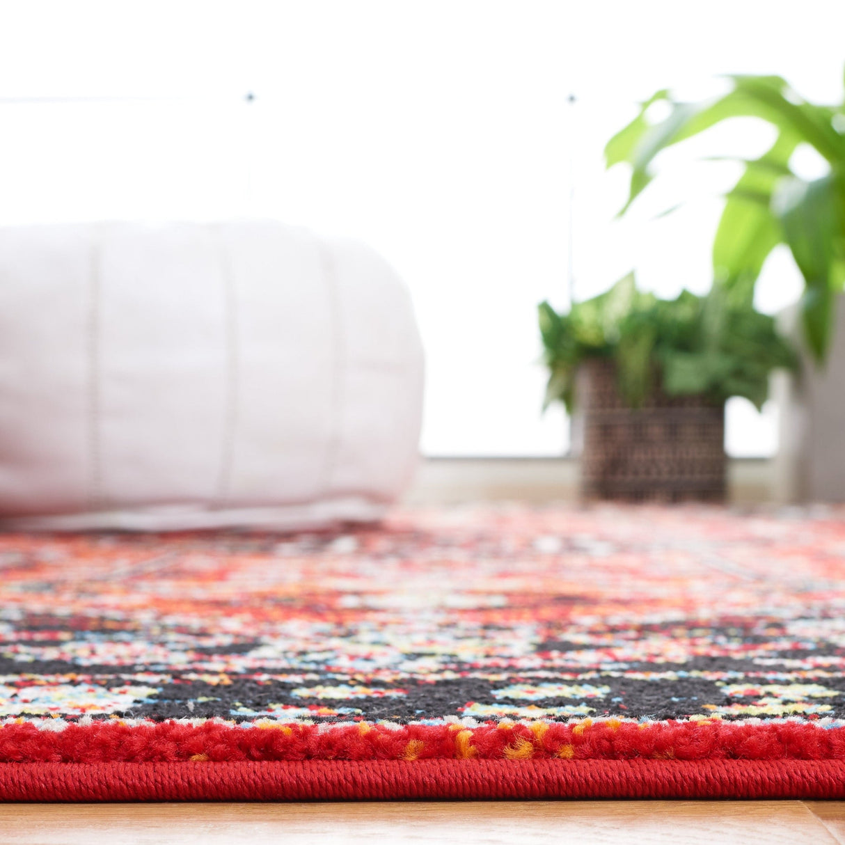 Safavieh Vintage Hamadan Vth230P Red/Black Rug.