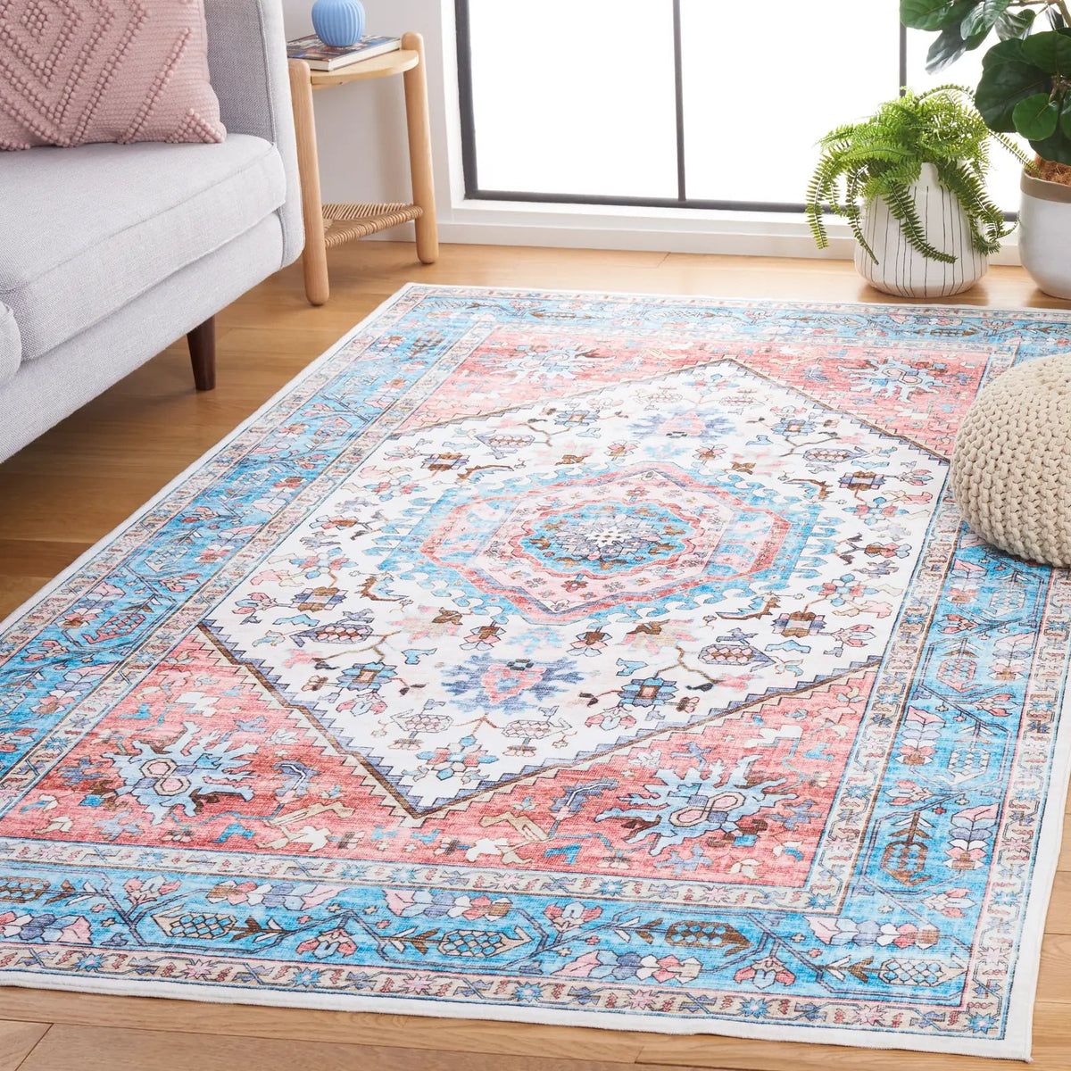 Safavieh Washable Printed Rug 4'-0" x 6'-0" Rug in Turquoise / Red