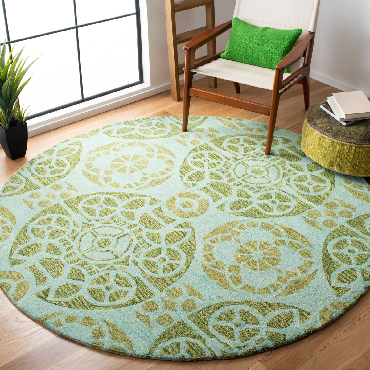 Safavieh Wyndham 7'-0" x 7'-0" Rug in Turquoise / Green