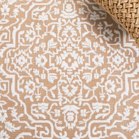Safavieh Sabrina Sbr847D Gold/Ivory Rug.