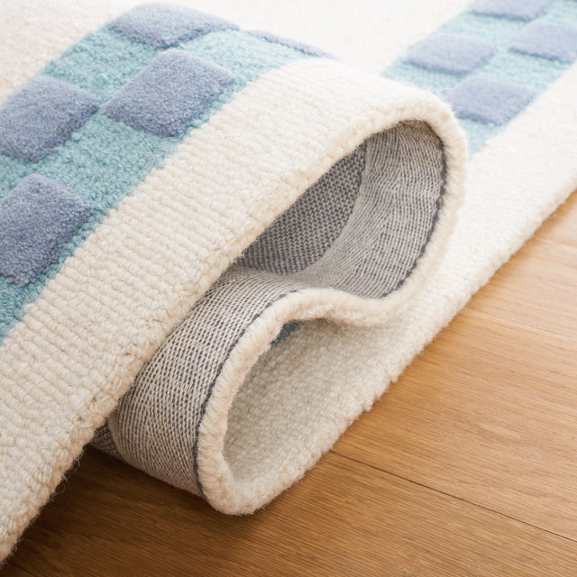 Safavieh Safavieh Kids Sfk930M Ivory/Blue Rug.