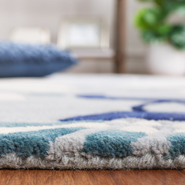 Safavieh Soho Soh826M Blue/Ivory Rug.