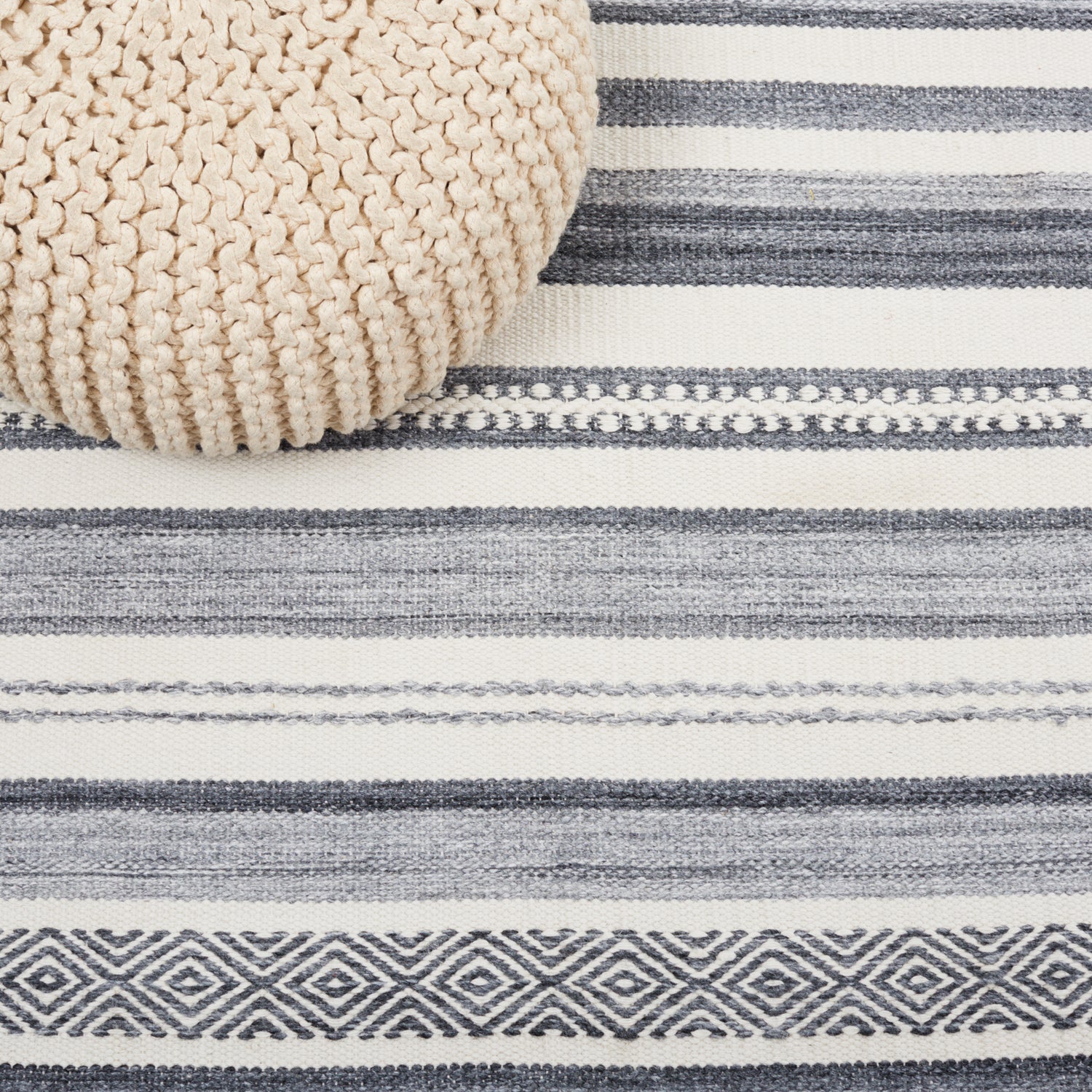 Safavieh Striped Kilim Stk426H Charcoal/Ivory Rug.