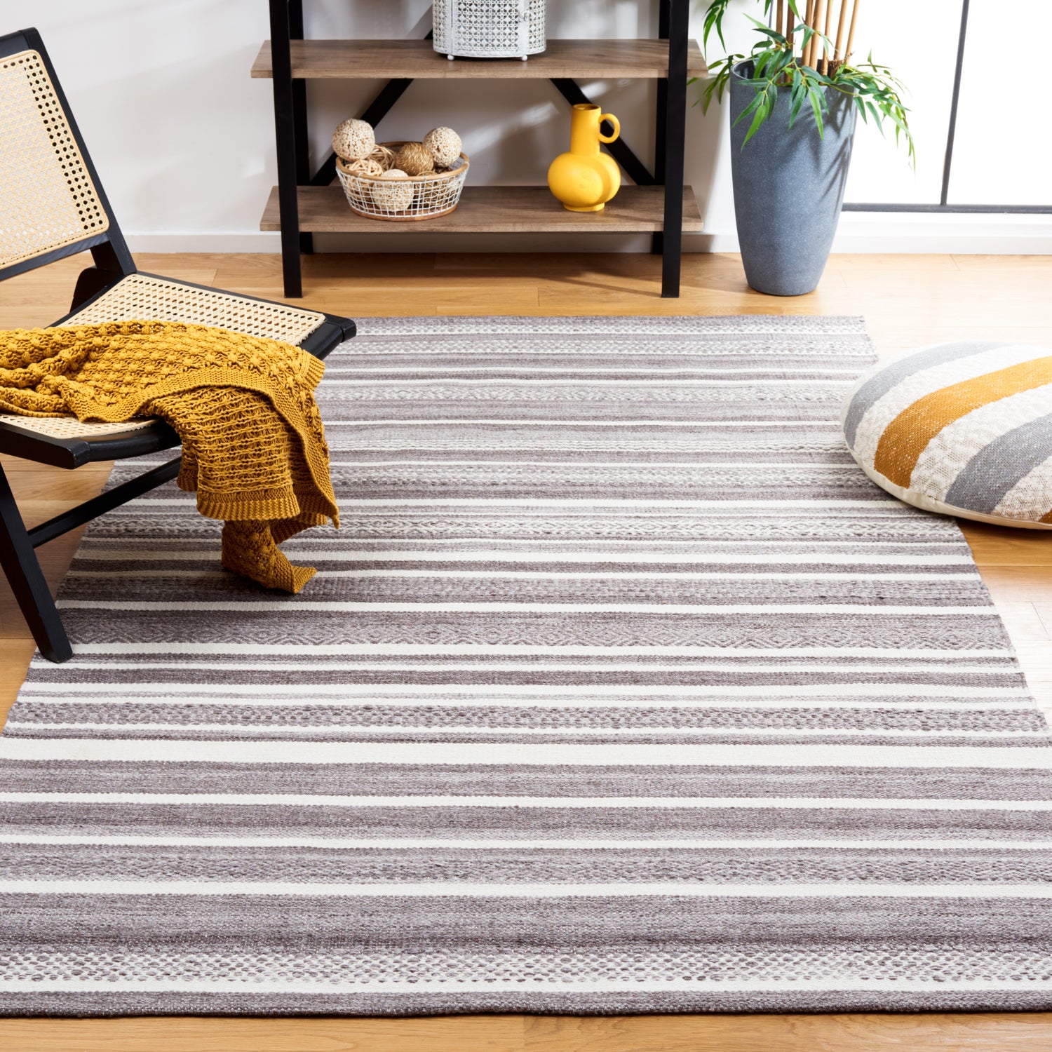 Safavieh Striped Kilim Stk427F Grey/Ivory Rug.
