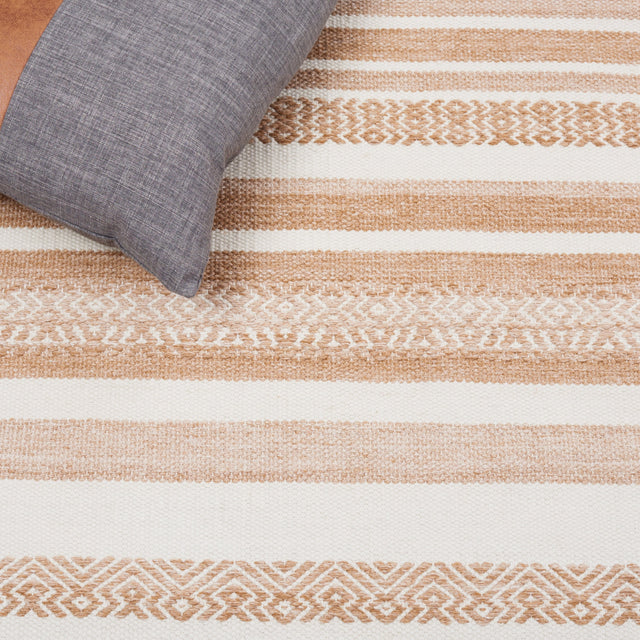Safavieh Striped Kilim Stk428B Beige/Ivory Rug.