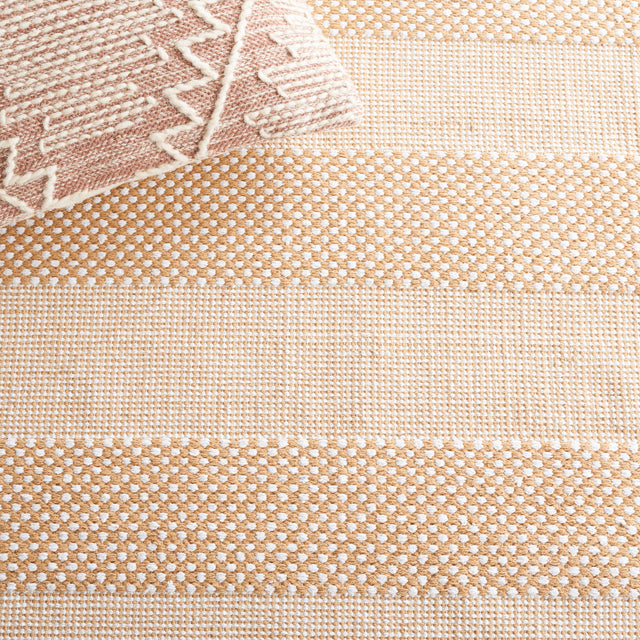 Safavieh Striped Kilim Stk802D Ivory/Gold Rug.