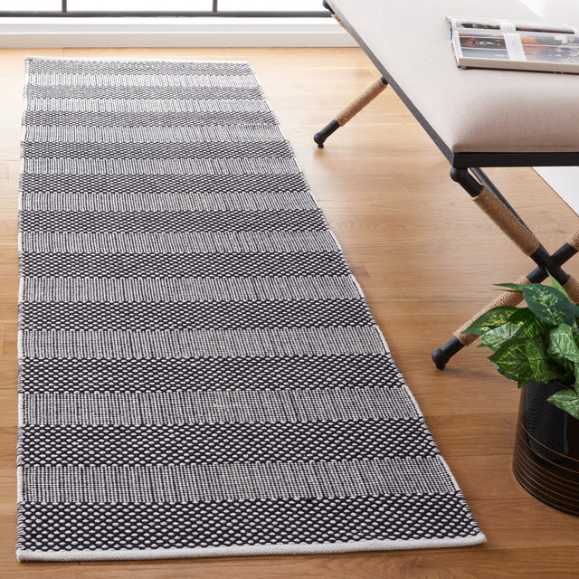 Safavieh Striped Kilim Stk802Z Ivory/Black Rug.